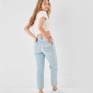 American Eagle Outfitters Mom Straight Jean